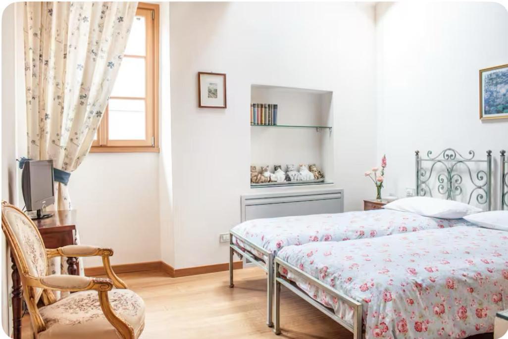 Alla Torre Del Barbarossa B&B Foresteria マンデッロ・デル・ラーリオ エクステリア 写真