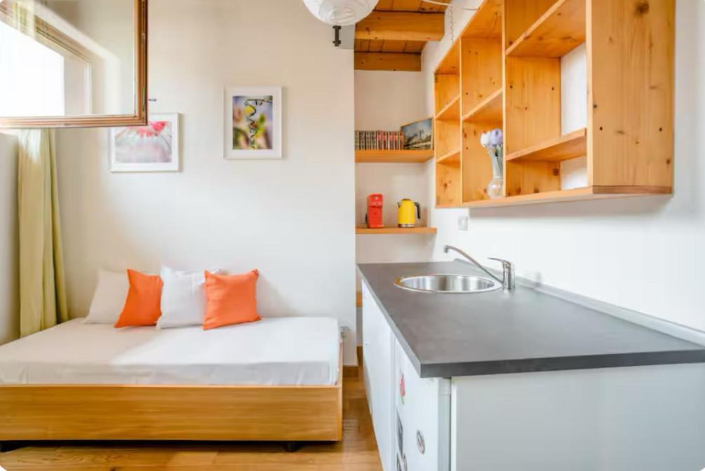 Alla Torre Del Barbarossa B&B Foresteria マンデッロ・デル・ラーリオ エクステリア 写真