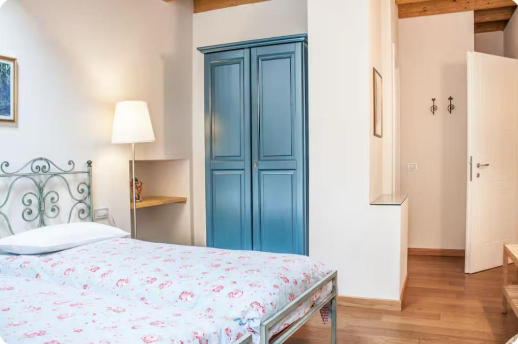 Alla Torre Del Barbarossa B&B Foresteria マンデッロ・デル・ラーリオ エクステリア 写真