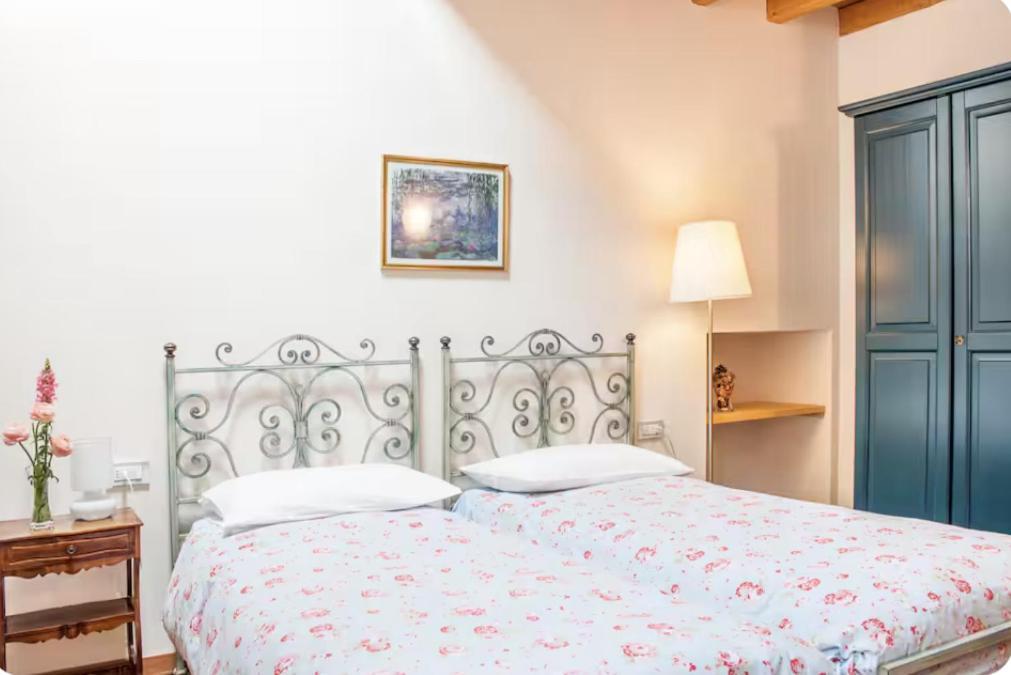 Alla Torre Del Barbarossa B&B Foresteria マンデッロ・デル・ラーリオ エクステリア 写真