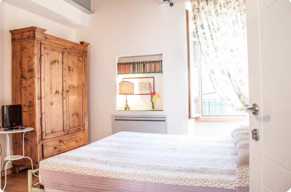 Alla Torre Del Barbarossa B&B Foresteria マンデッロ・デル・ラーリオ エクステリア 写真